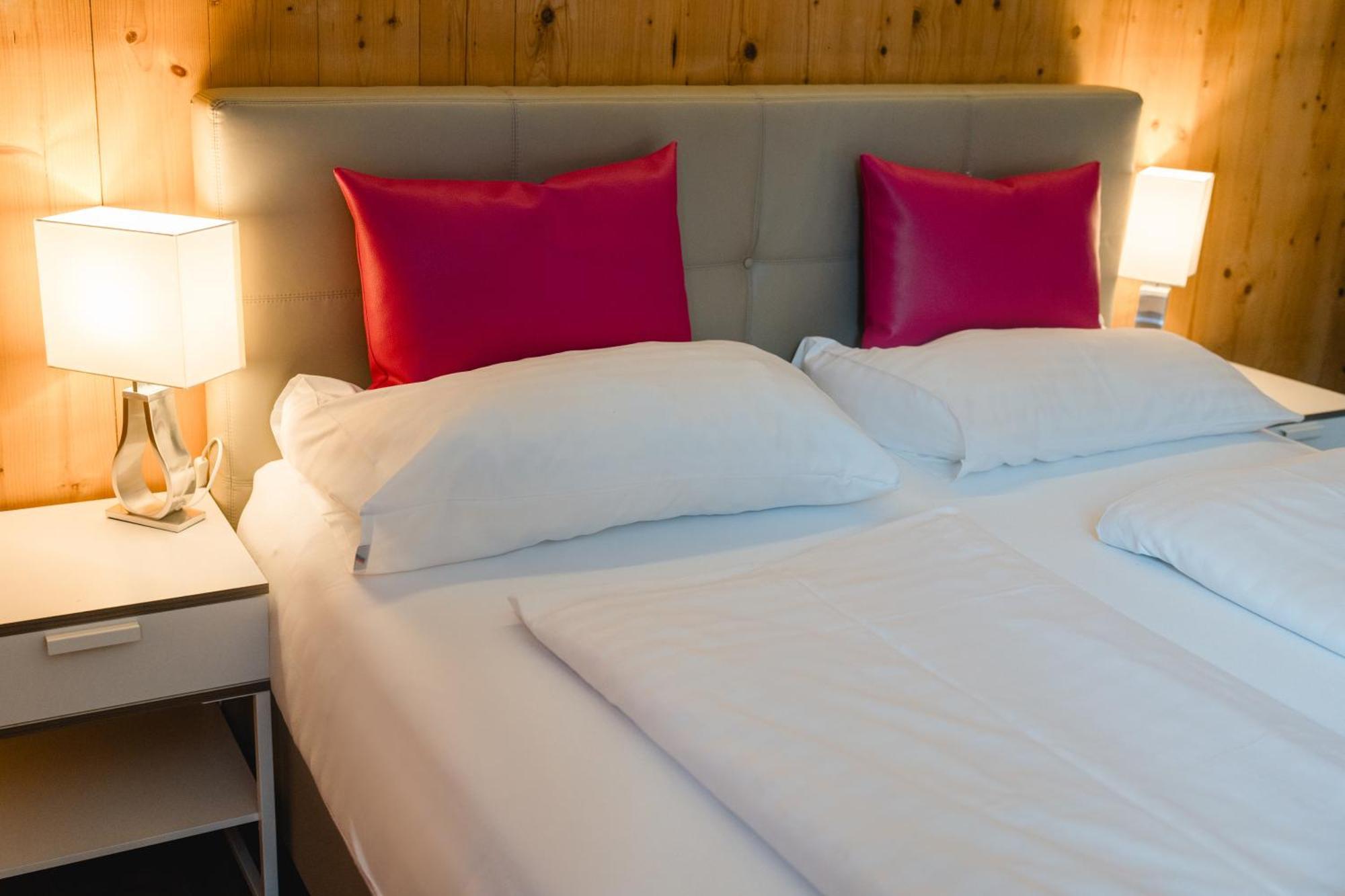 4U Hotel Men Only Hohenthurn Buitenkant foto