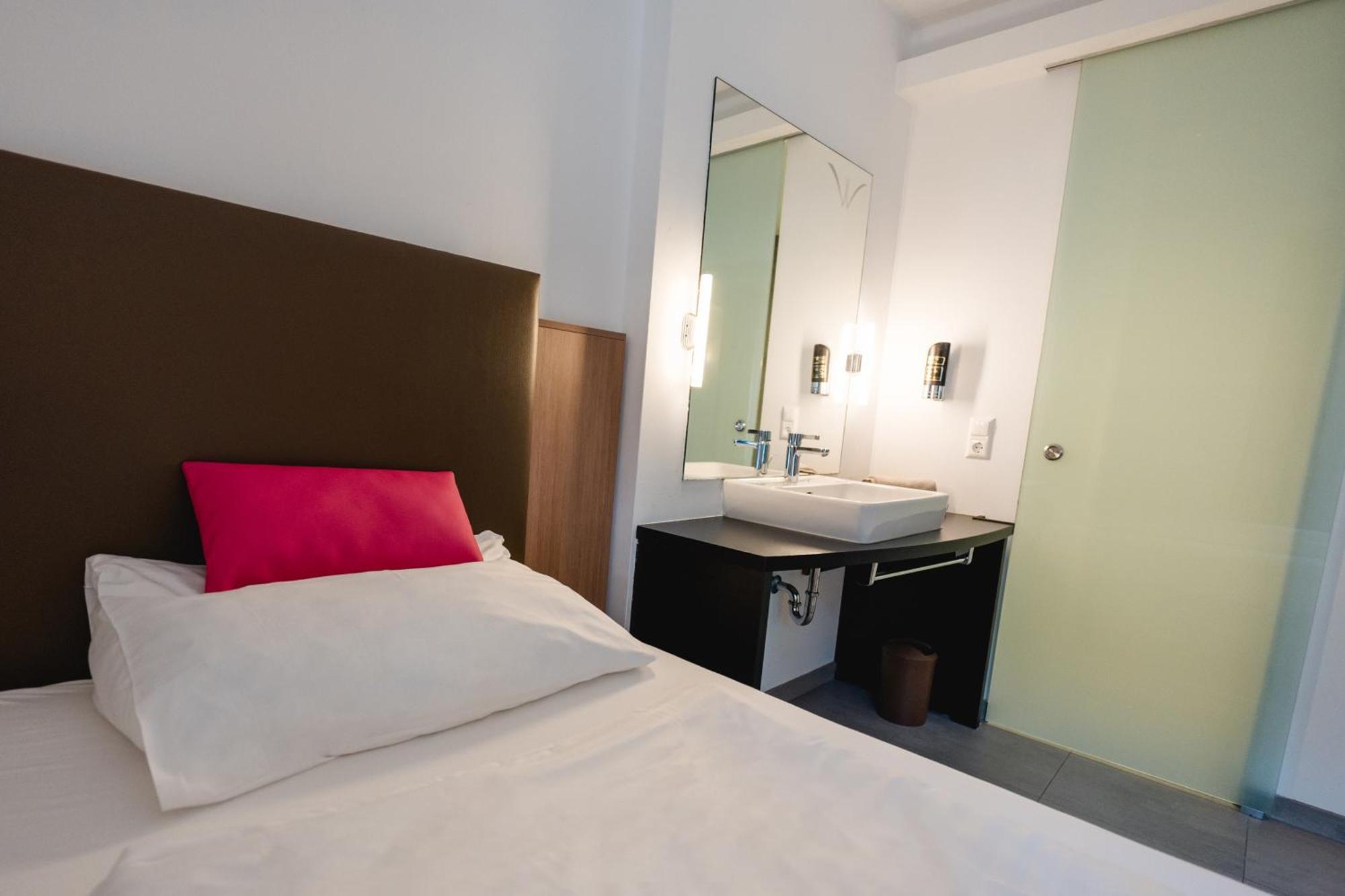 4U Hotel Men Only Hohenthurn Buitenkant foto